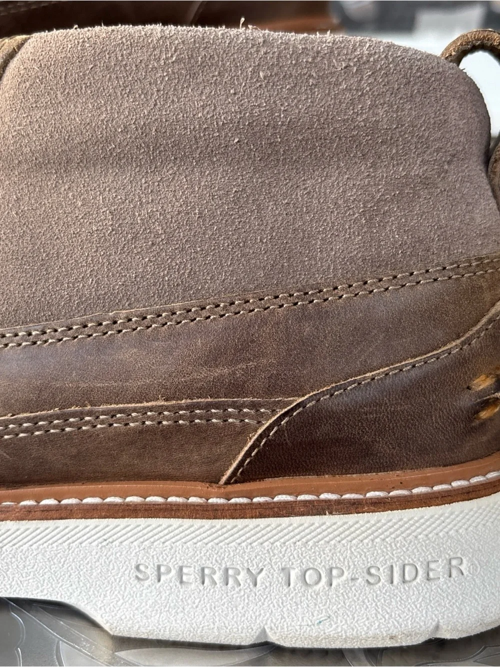 Sperry Brown Leather Suede Chukka Boots with White Sole Men’s 10 M Plush Wave